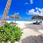 Ducassi Rooftop Pool&Beach Club