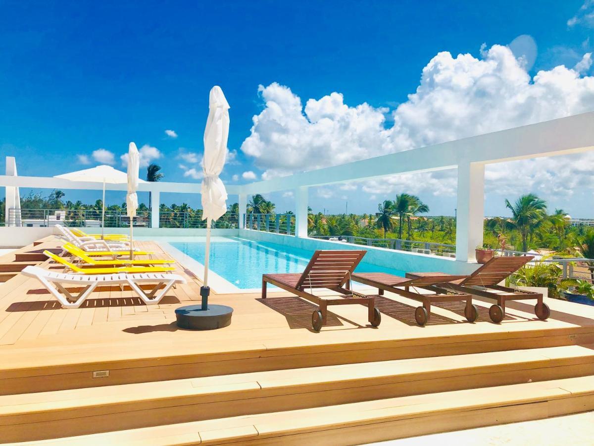 Hotel Ducassi Rooftop Pool&Beach Club